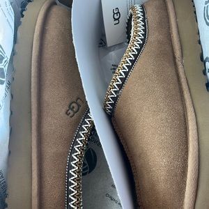 UGG TASMANS WOMENS SIZE 9